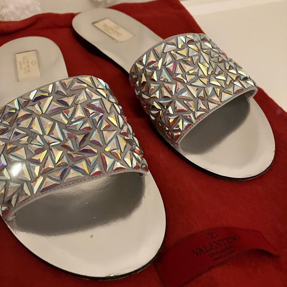 Authentic Valentino Slides - Picture 10 of 10